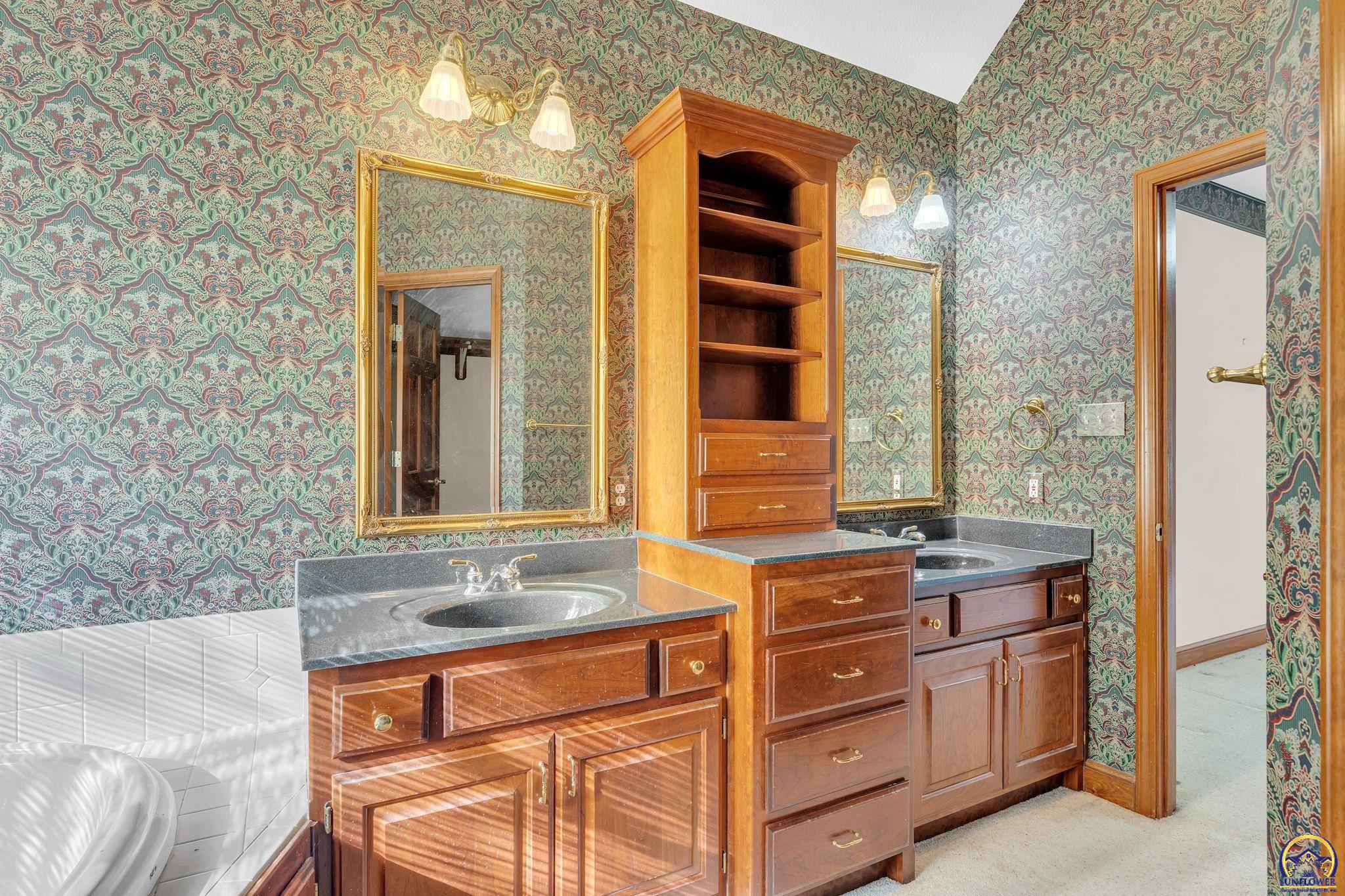 7639 Southwest 19th Street Topeka, KS 66615 - Photo 17 of 33