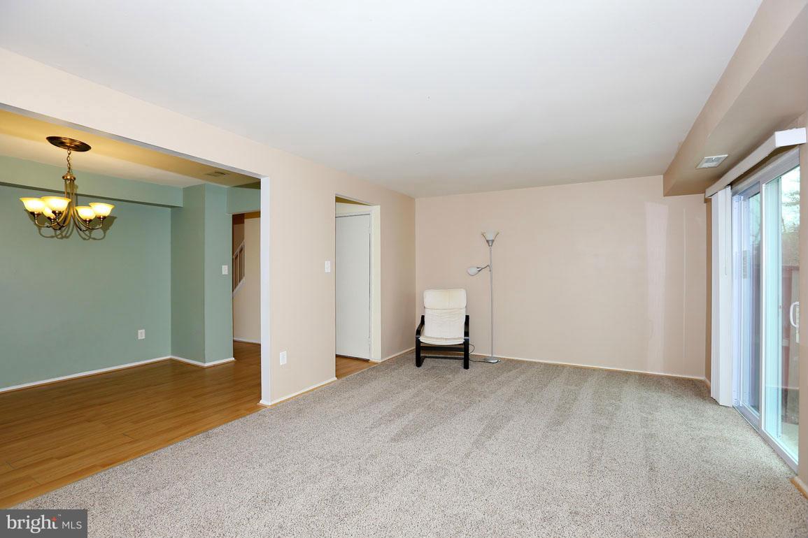 14401 Innsbruck Court, Unit 3W Silver Spring, MD 20906 - Photo 7 of 28 Living Room