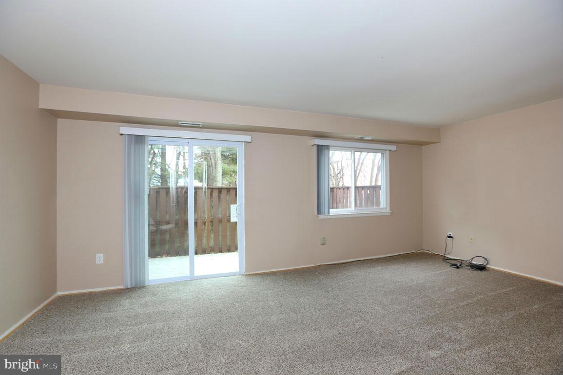 14401 Innsbruck Court, Unit 3W Silver Spring, MD 20906 - Photo 8 of 28 Living Room