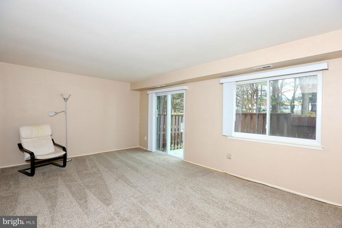 14401 Innsbruck Court, Unit 3W Silver Spring, MD 20906 - Photo 9 of 28 Living Room