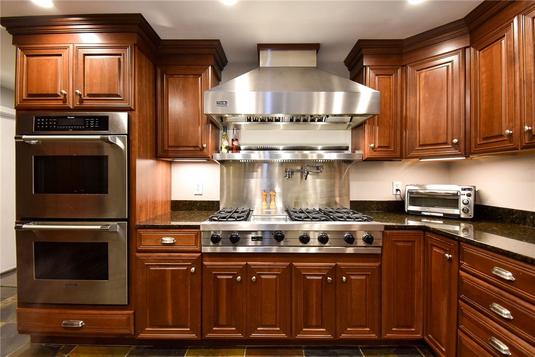 5 Colony Drive Johnston, RI 02919 - Photo 13 of 50 High-end appliances