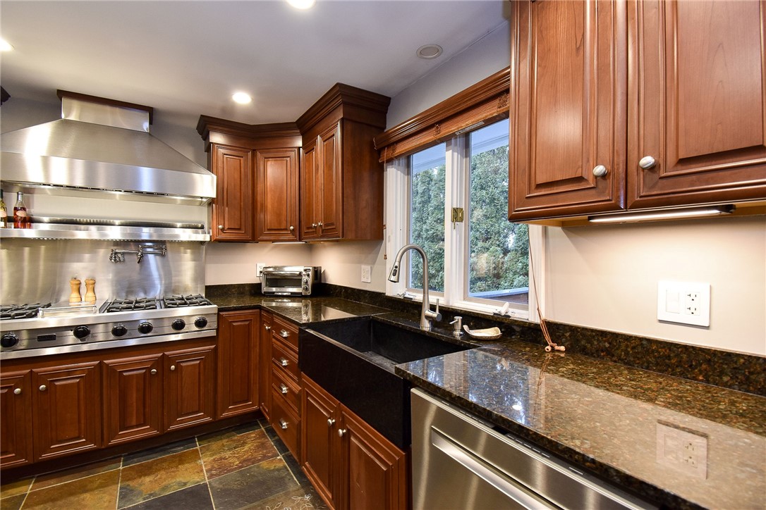 5 Colony Drive Johnston, RI 02919 - Photo 16 of 50 Fabulous sink and counter space