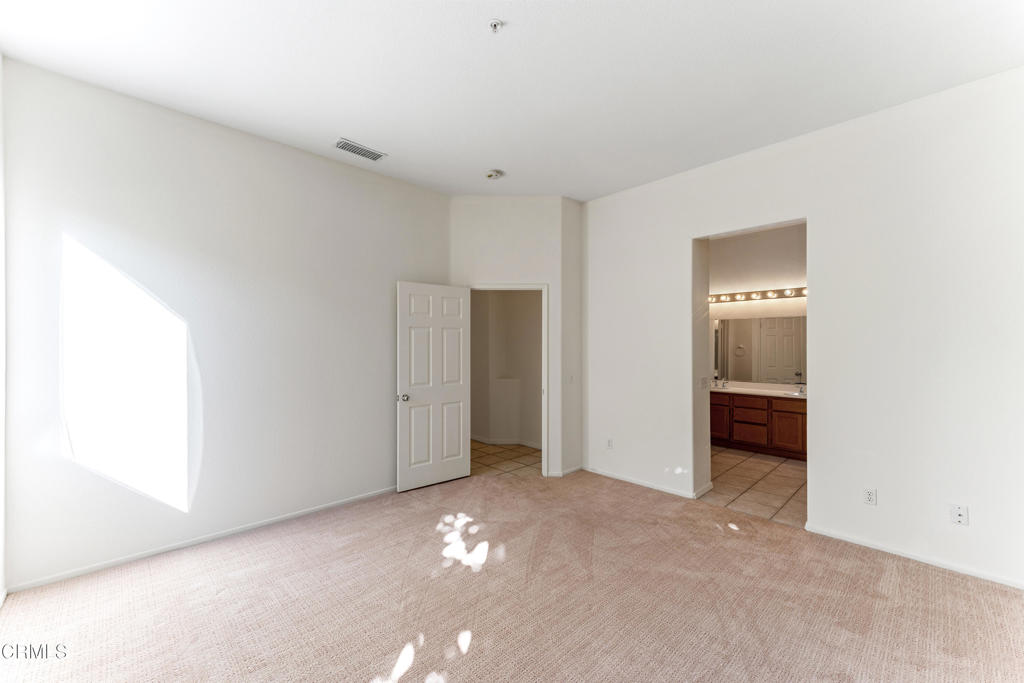 408 Grande Street Oxnard, CA 93036 - Photo 22 of 45 an empty room with closet