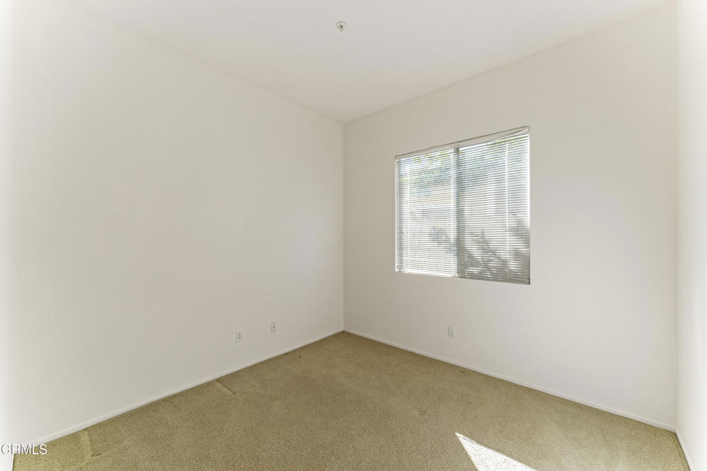 408 Grande Street Oxnard, CA 93036 - Photo 30 of 45 an empty room with a window