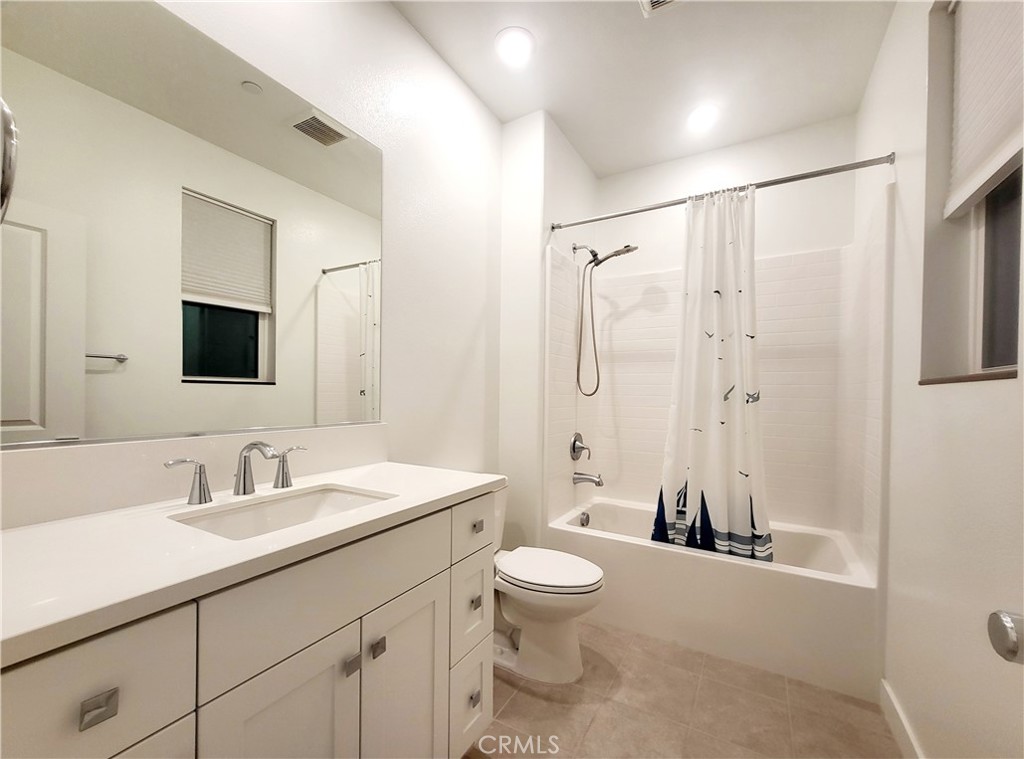 441 Palermo Lake Forest, CA 92630 - Photo 6 of 12