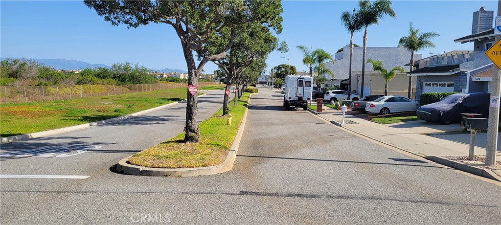 4640 Eastbourne Oxnard, CA 93035 - Photo 24 of 25 Looking down EastBourne Bay