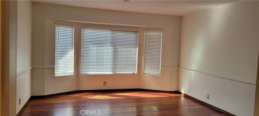 4640 Eastbourne Oxnard, CA 93035 - Photo 9 of 25 Primary bedroom