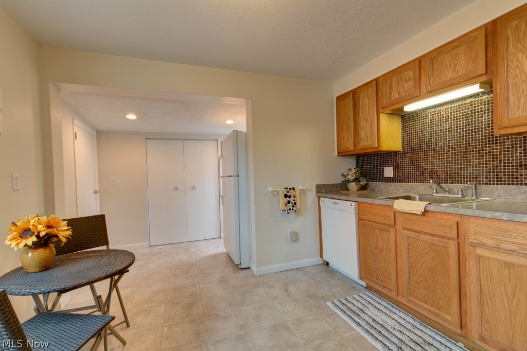 331 Quentin Road Eastlake, OH 44095 - Photo 10 of 19 Gallery Image 10