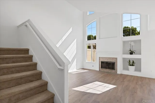 a view of a livingroom with a fireplace