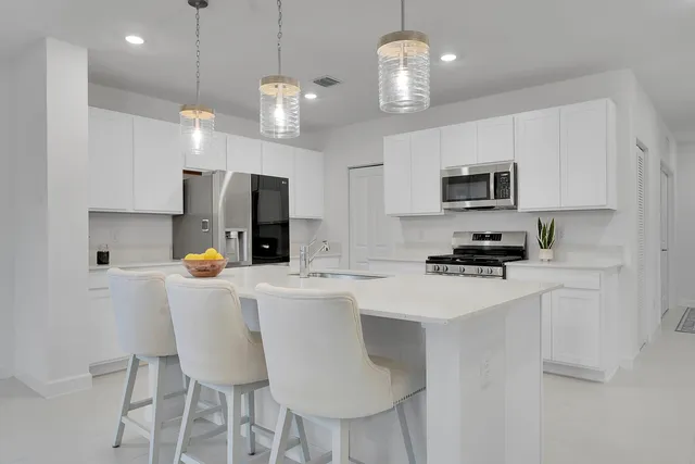 $3,200 | 6371 Northwest Windwood Way Port, Port St. Lucie, FL 34987