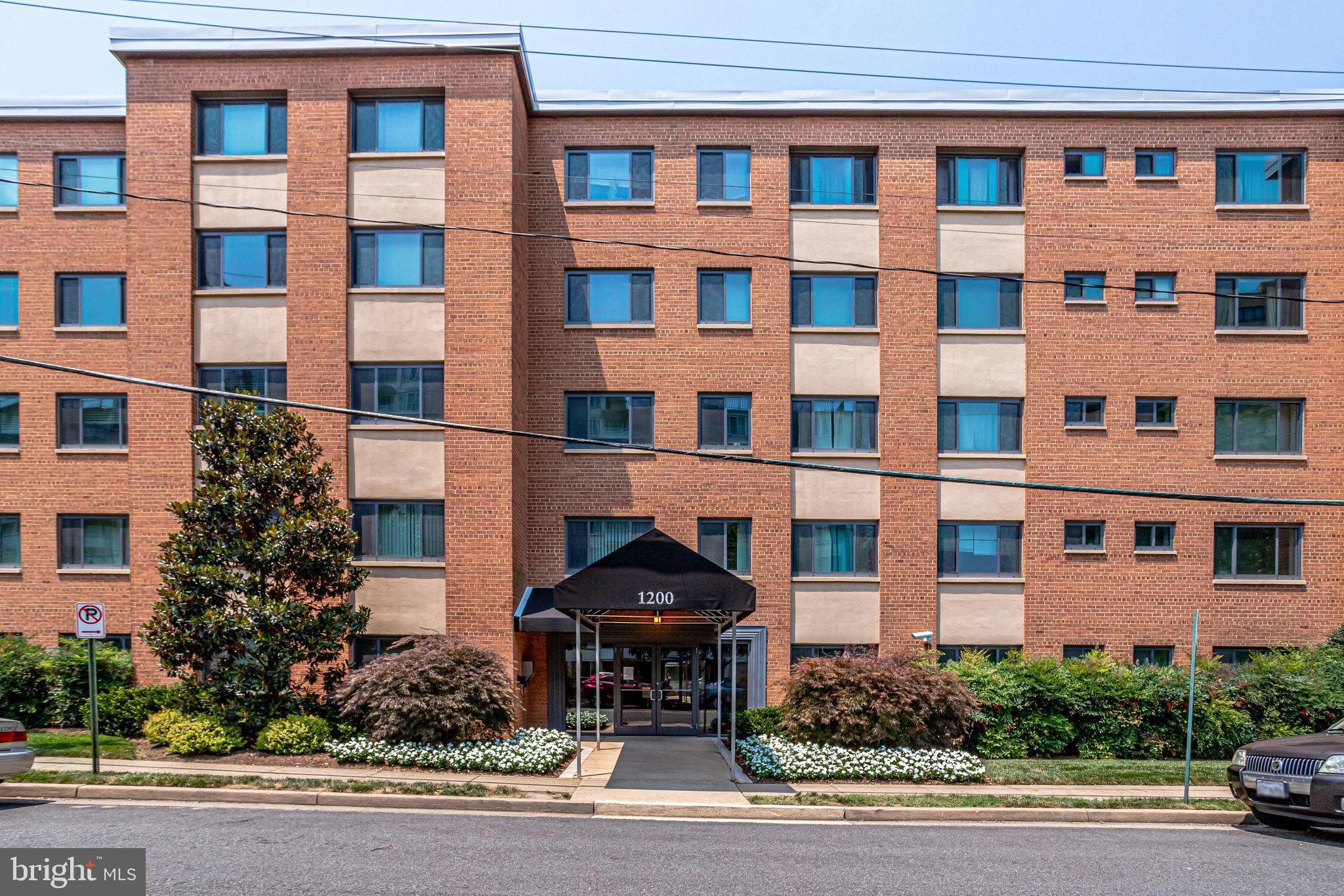 1200 South Arlington Ridge Road, Unit 305 Arlington, VA 22202 - Photo 2 of 25 Gallery Image 2