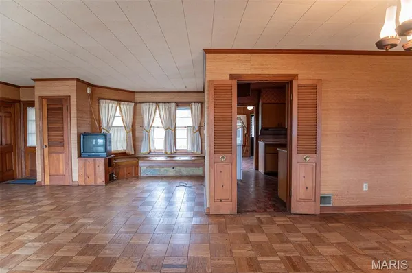 $200,000 | 602 Highway 63, Freeburg, MO 65035