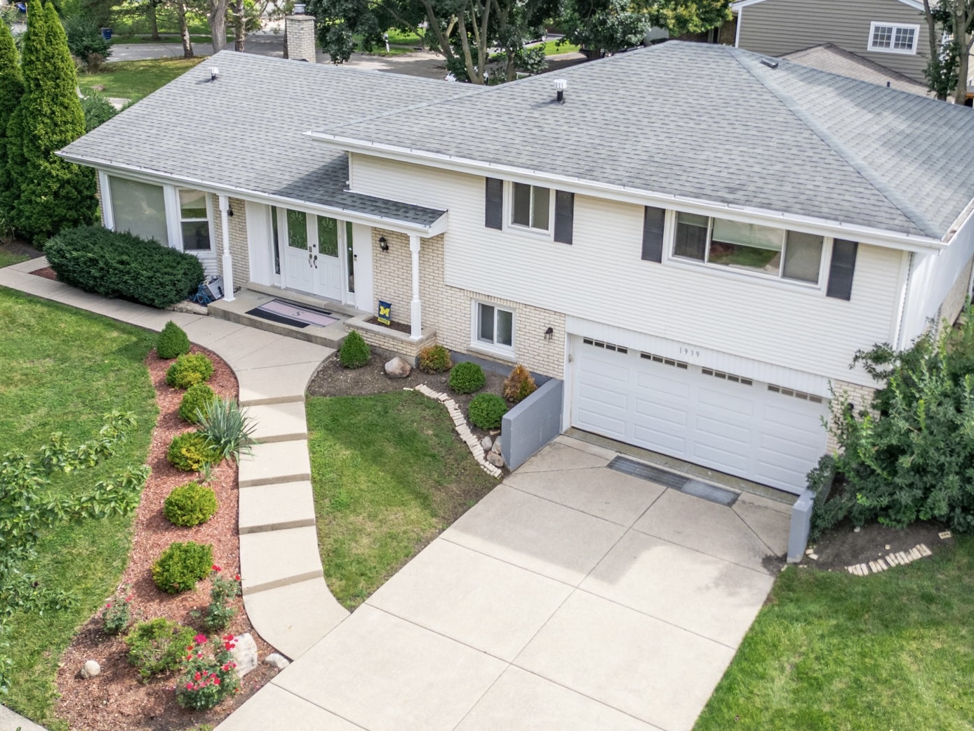 1939 Clover Road Northbrook, IL 60062 - Photo 32 of 41 Gallery Image 32