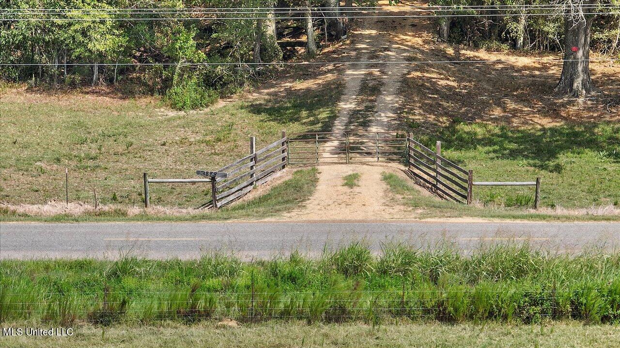 3888 Military Road Raymond, MS 39154 - Photo 32 of 54 32-3483 Military Rd