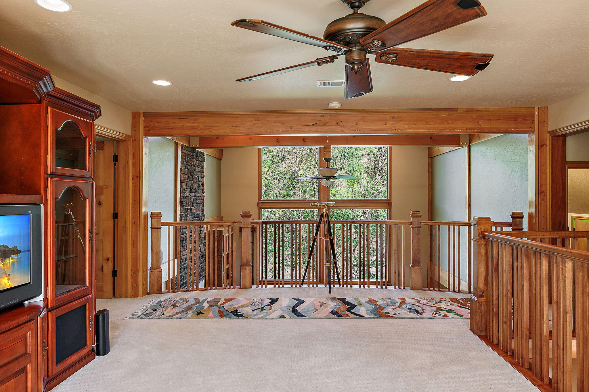 343 Rene Drive Shady Cove, OR 97539 - Photo 35 of 152 2nd Living Area