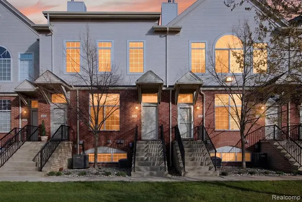 $296,900 | 30770 Ardmore Court, Novi, MI 48377
