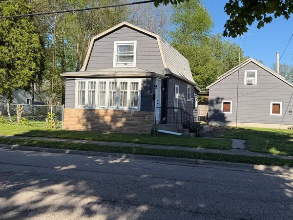 $149,000 | 104 South State Street, Lincoln, IL 62656