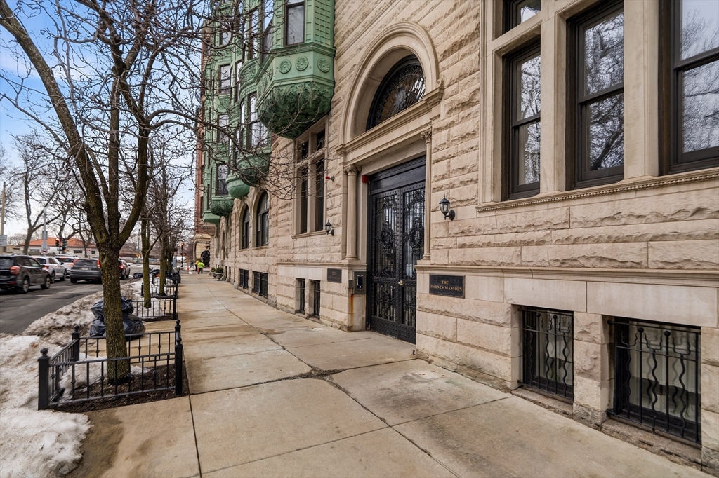 10 Charlesgate East, Unit 2 Boston, MA 02215 - Photo 17 of 18