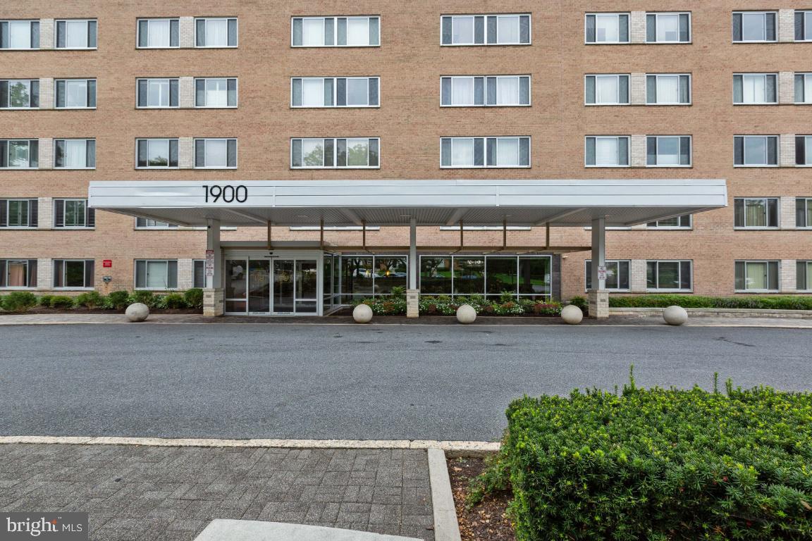 1900 Lyttonsville Road, Unit 714 Silver Spring, MD 20910 - Photo 4 of 34