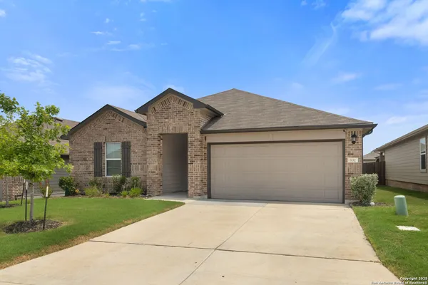 $1,750 | 832 Pronghorn Trail, Seguin, TX 78155