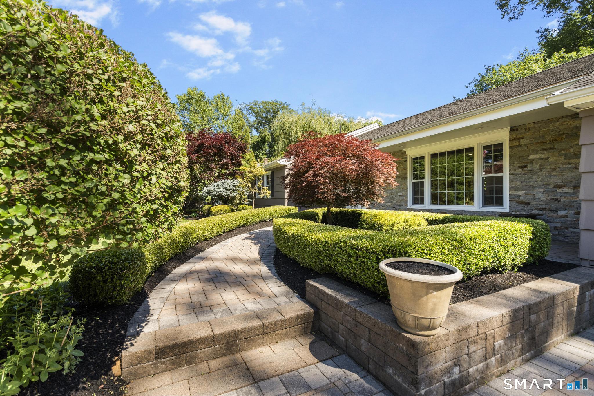 180 Tom Swamp Road Hamden, CT 06518 - Photo 30 of 40