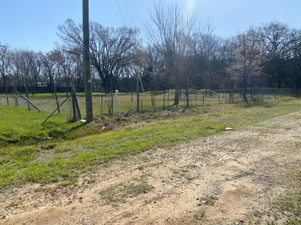 12517 Windfall Circle Dallas, TX 75253 - Photo 2 of 6 a view of a park