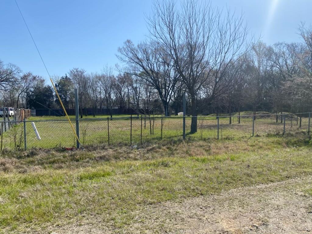 12517 Windfall Circle Dallas, TX 75253 - Photo 3 of 6 a view of a park