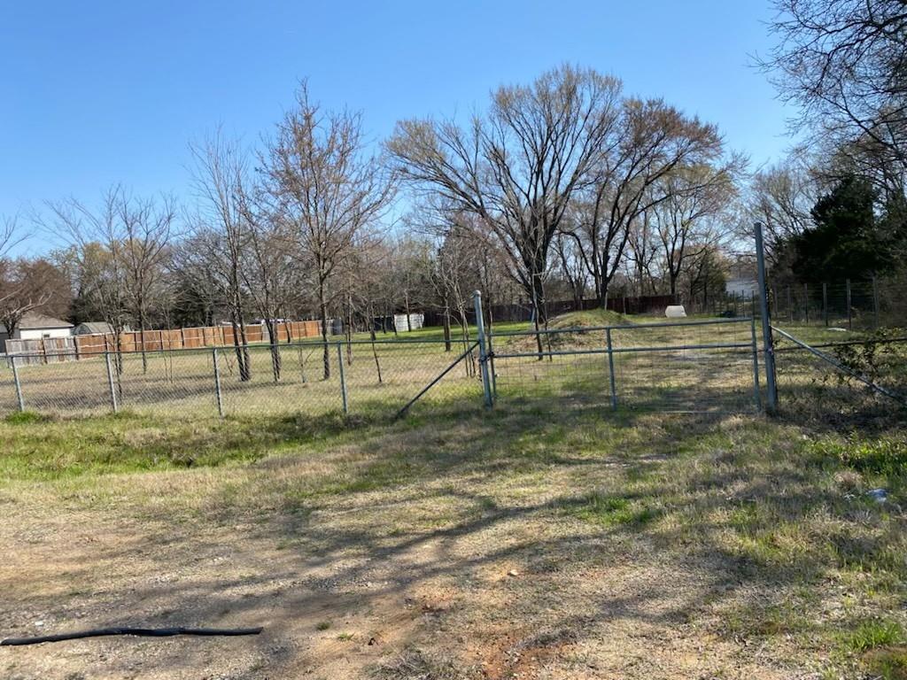12517 Windfall Circle Dallas, TX 75253 - Photo 5 of 6 a view of a yard with entertaining space