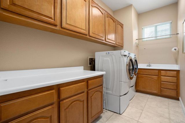 $2,400,000 | 3523 Corte Esperanza, Carlsbad, CA 92009