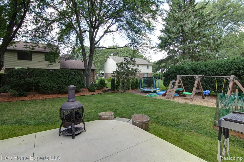 21995 Clover Lane Novi, MI 48375 - Photo 30 of 35