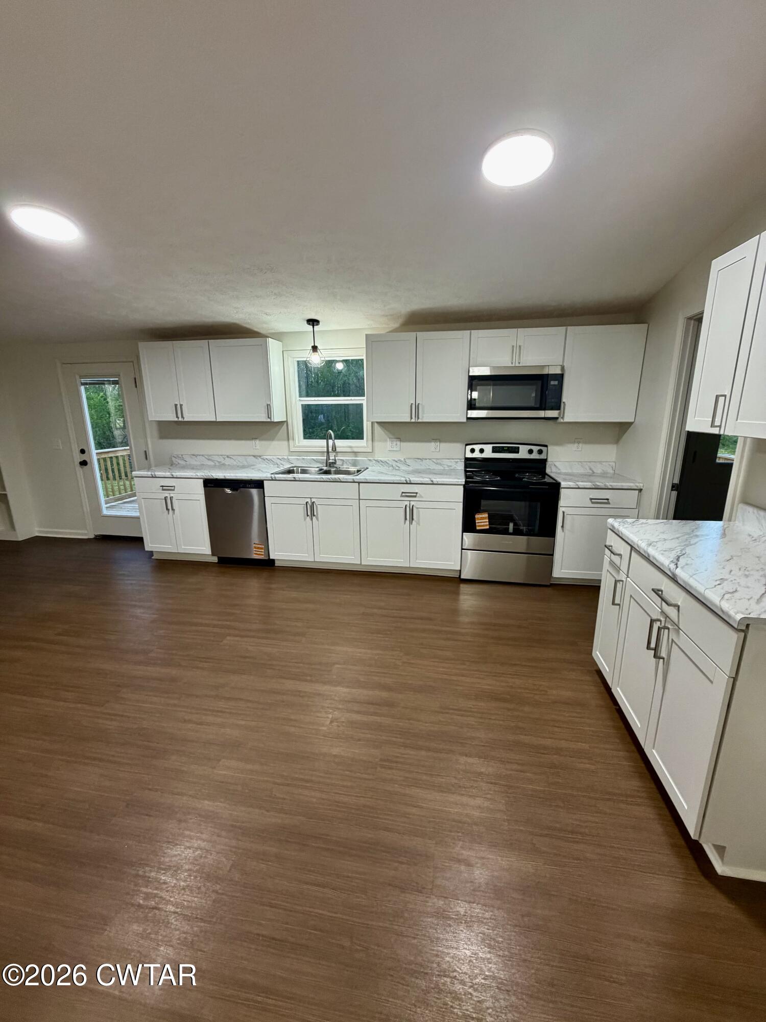 557 Lower Brownsville Road Jackson, TN 38301 - Photo 9 of 20 Kitchen