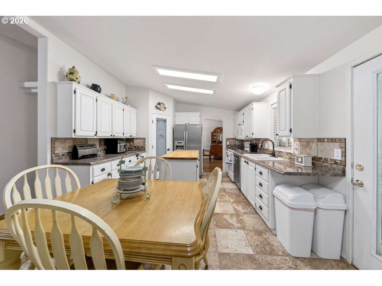 83239 North Pioneer Road Florence, OR 97439 - Photo 25 of 48 Kitchen