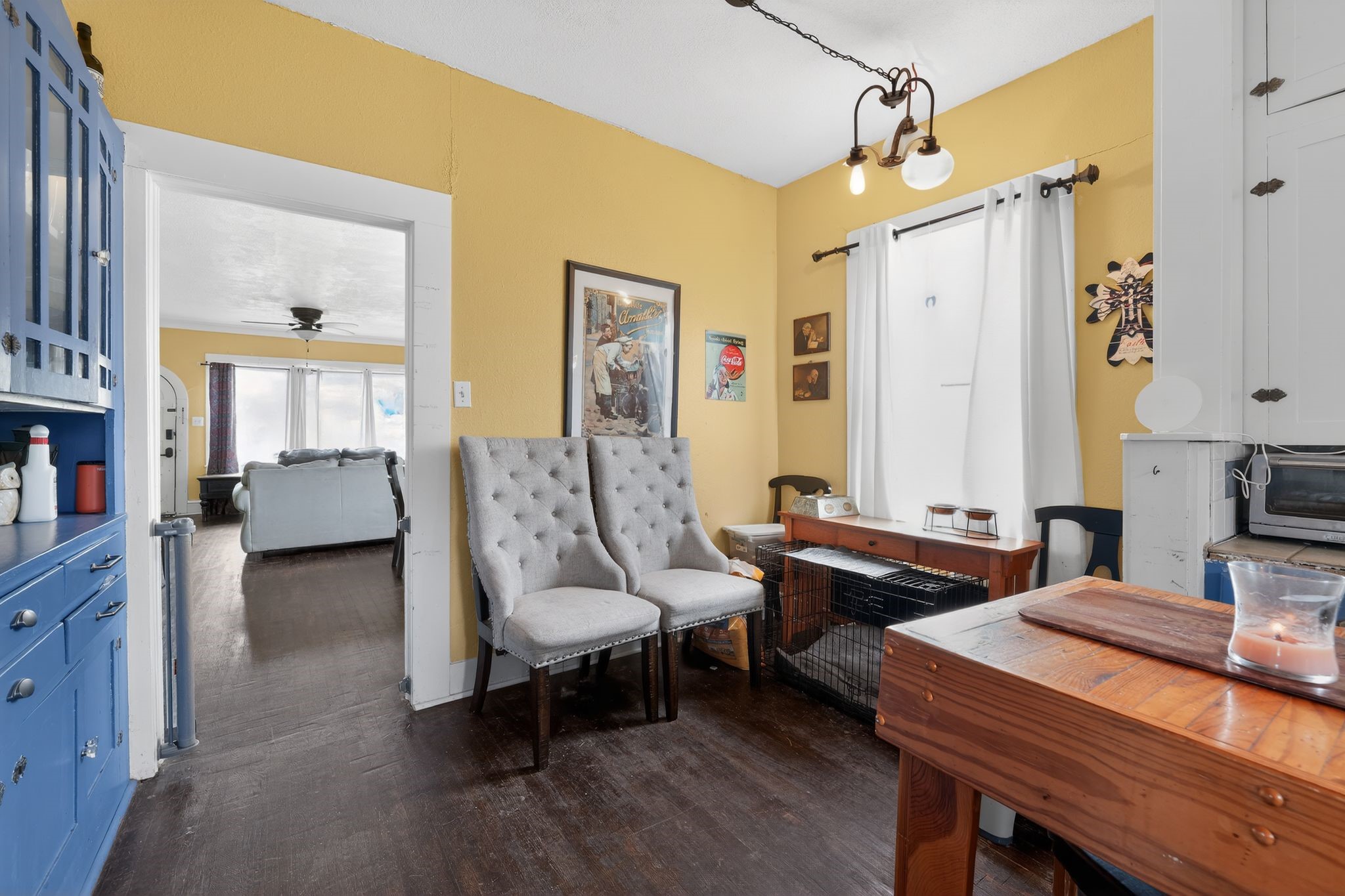 1017 North 11th Street Temple, TX 76501 - Photo 24 of 25 a living room with furniture and a table