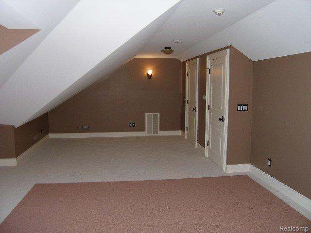 693 Lake Shore Road Grosse Pointe, MI 48236 - Photo 19 of 24 693 LAKESHORE 024
