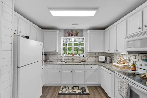 $2,500 | 161 Barclay Drive, Myrtle Beach, SC 29579