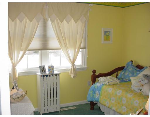 23 Sandra Road Peabody, MA 01960 - Photo 8 of 10 Gallery Image 8