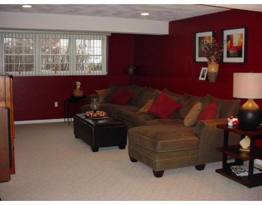 23 Sandra Road Peabody, MA 01960 - Photo 9 of 10 Gallery Image 9