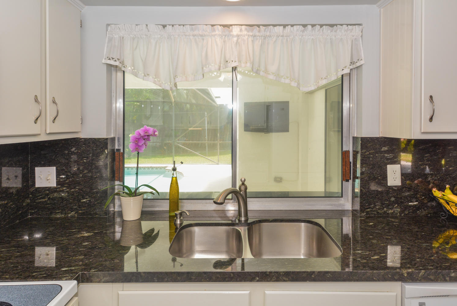 22112 Acapulco Court Boca Raton, FL 33428 - Photo 13 of 31 Bright