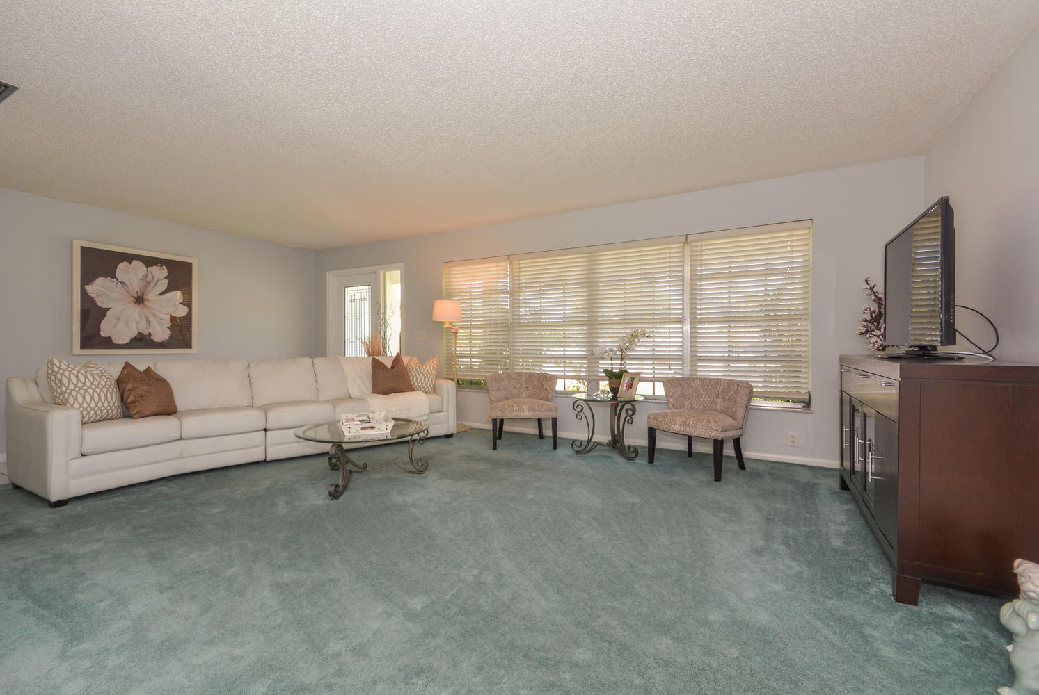 22112 Acapulco Court Boca Raton, FL 33428 - Photo 6 of 31 Living Room