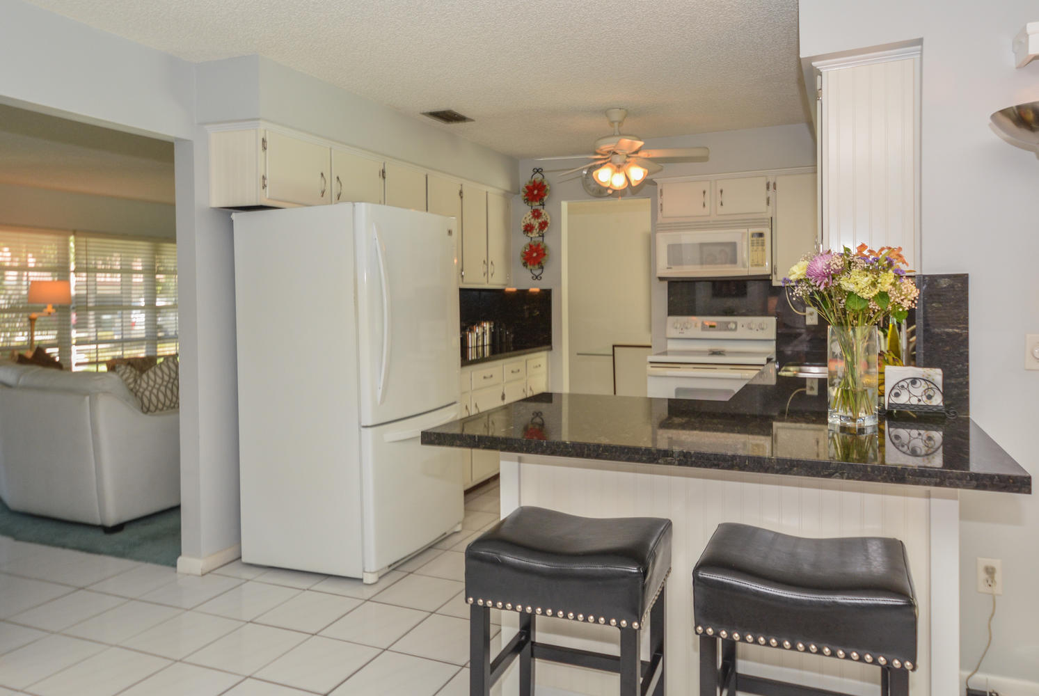 22112 Acapulco Court Boca Raton, FL 33428 - Photo 10 of 31 Kitchen
