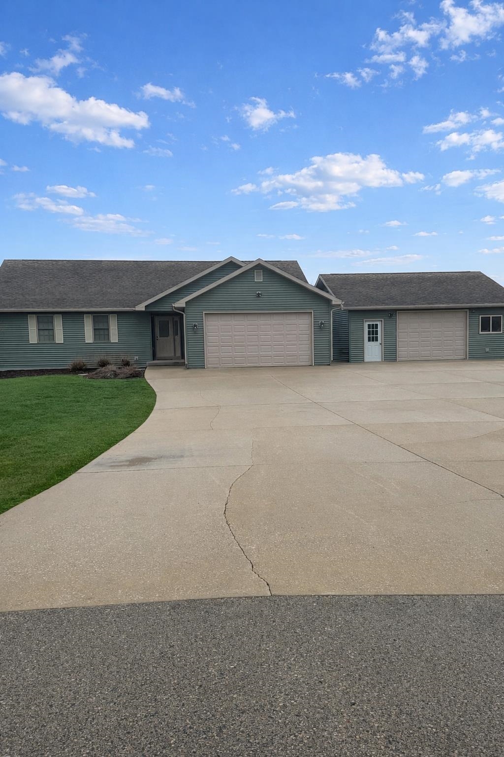 N6008 Forest Ridge Road Green Lake, WI 54941 - Photo 2 of 73