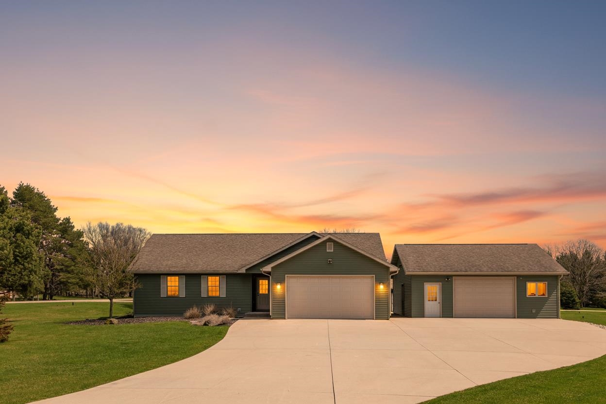 N6008 Forest Ridge Road Green Lake, WI 54941 - Photo 3 of 73