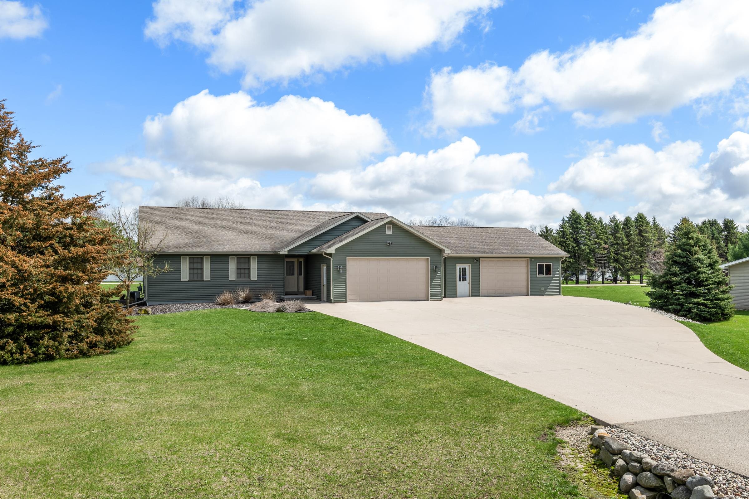 N6008 Forest Ridge Road Green Lake, WI 54941 - Photo 6 of 73