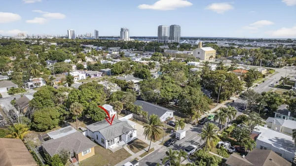 $3,825 | 701 37th Street, West Palm Beach, FL 33407