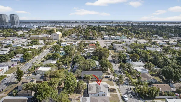 $3,825 | 701 37th Street, West Palm Beach, FL 33407