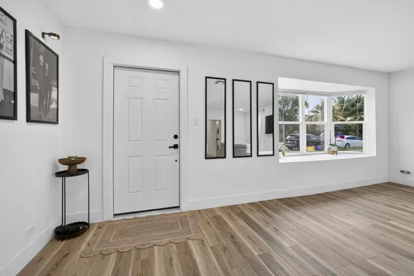 $3,825 | 701 37th Street, West Palm Beach, FL 33407