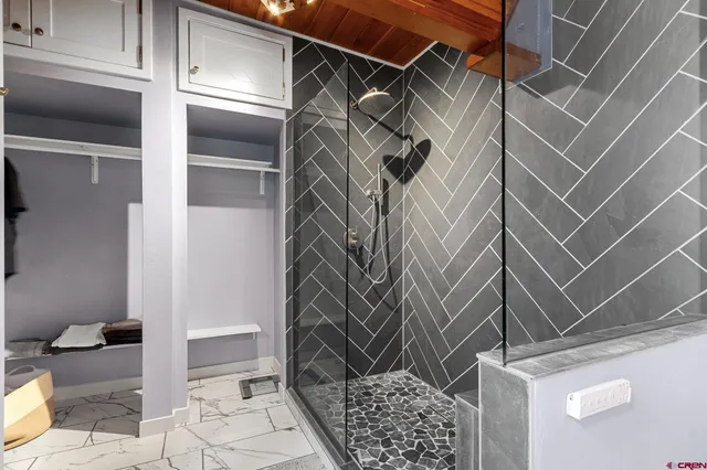 a view of walk in closet