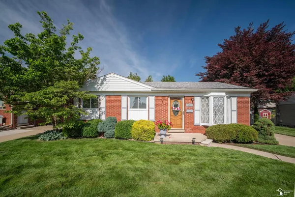 $249,900 | 13352 Karl Street, Southgate, MI 48195