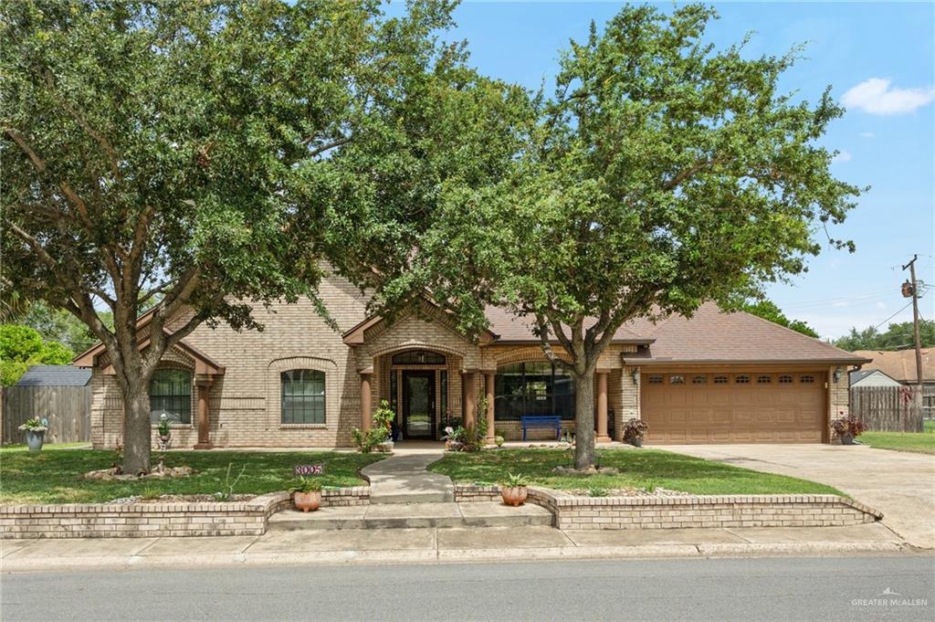 3005 Royal Palms Cir