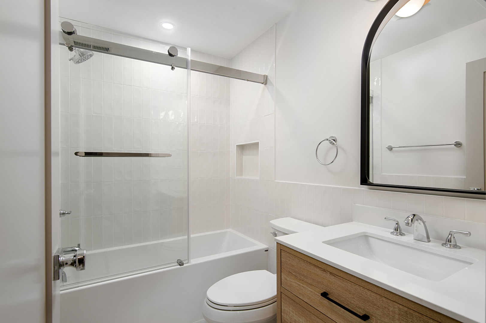 318 North Happ Road, Unit C Northfield, IL 60093 - Photo 7 of 9